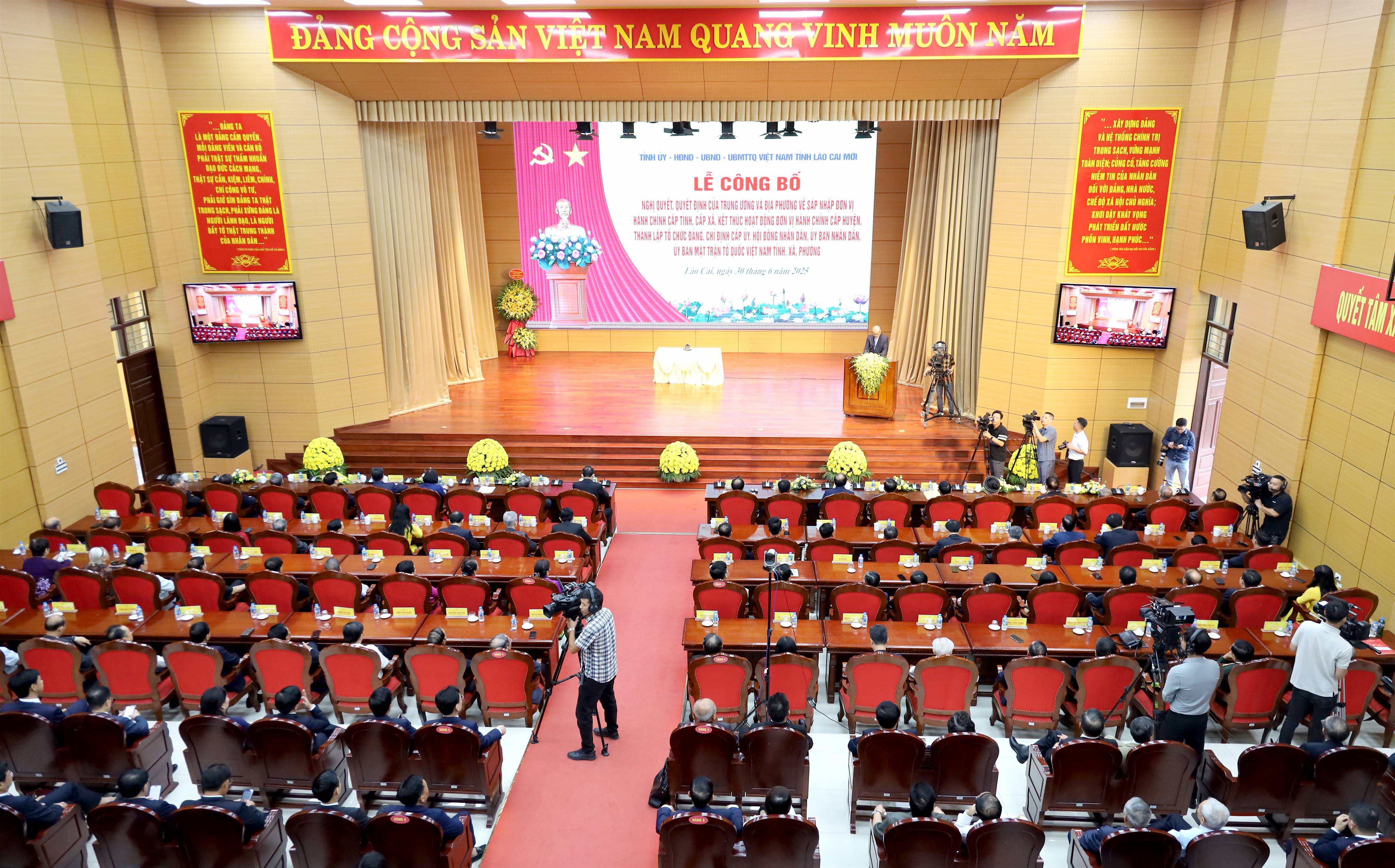 Toàn cảnh buổi lễ
